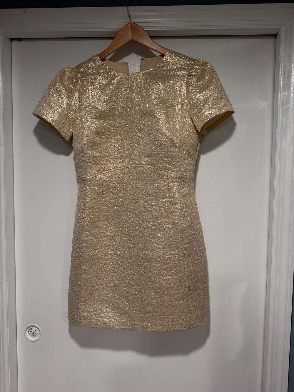 LOFT Metallic Gold Textured Short-Sleeve Sheath Dress size 4
